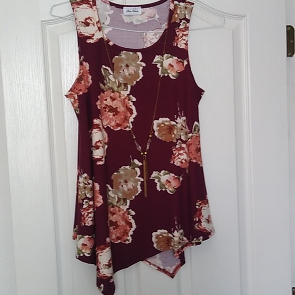 Star Vixen Tops - Beautiful star vixen tank with handkerchief bottom and attached necklace